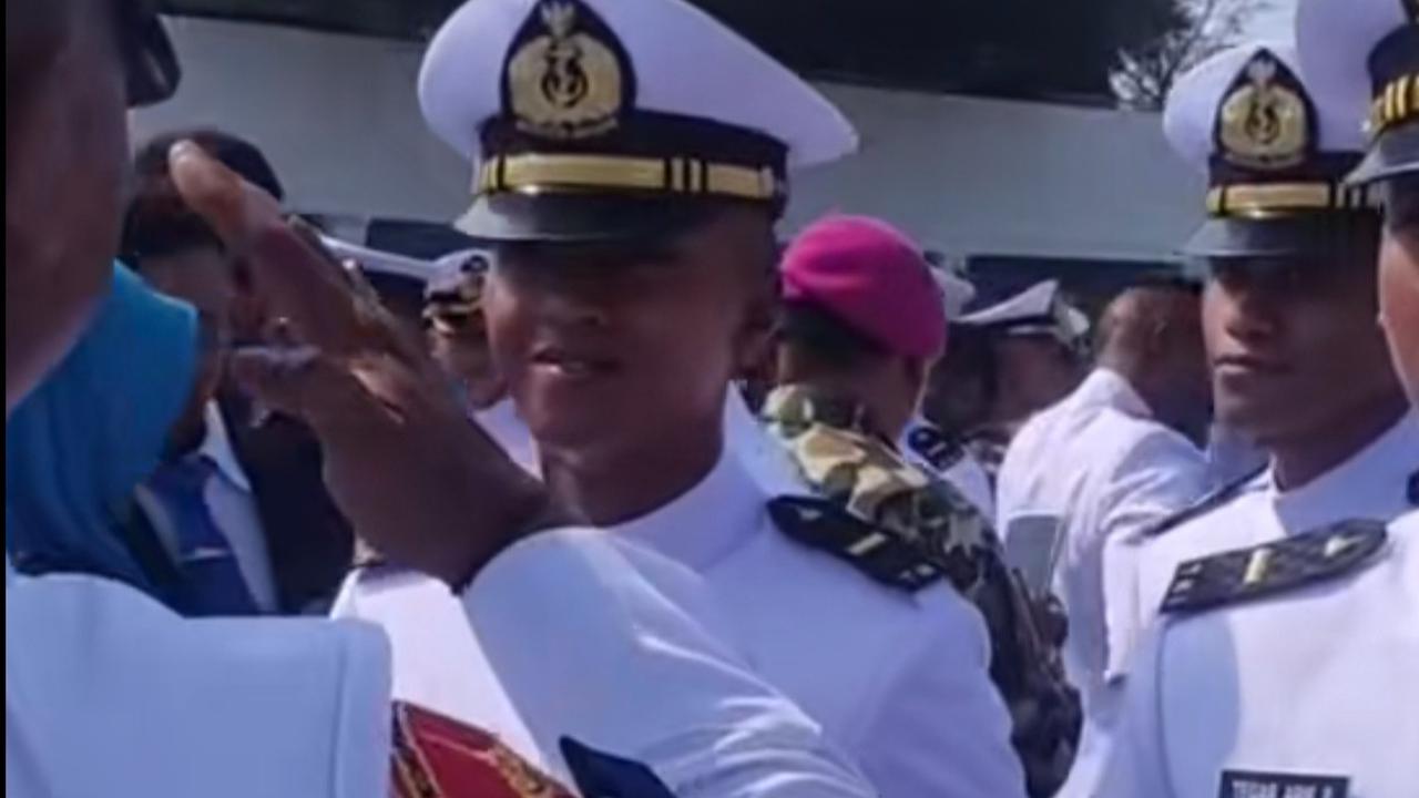 Momen Kopral Marinir Hormat ke Anaknya Perwira TNI AL Bikin Bangga