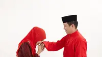 Memiliki sifat dan budi pekerti yang baik. (Foto: Freepik/EyeEm)