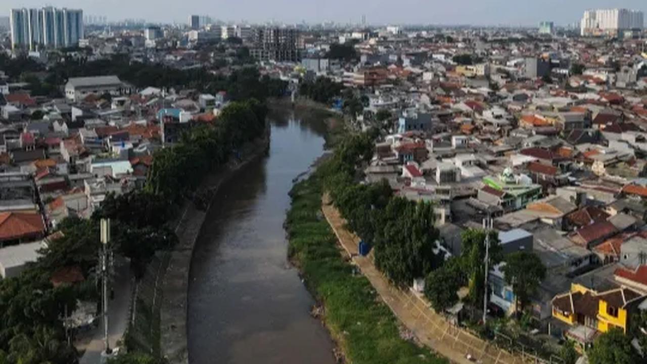 Sebagaimana diketahui, proyek normalisasi Kali Ciliwung menjadi proyek pembangunan prioritas yang dikerjakan Pemprov DKI bersama pemerintah pusat.