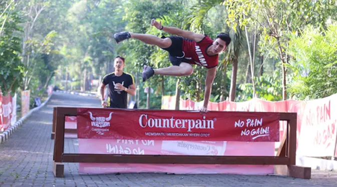 Tantangan ini mampu ditaklukan para peserta Counterpain Mud Warrior 2 di Taman Hutan Raya Bunder, Yogyakarta