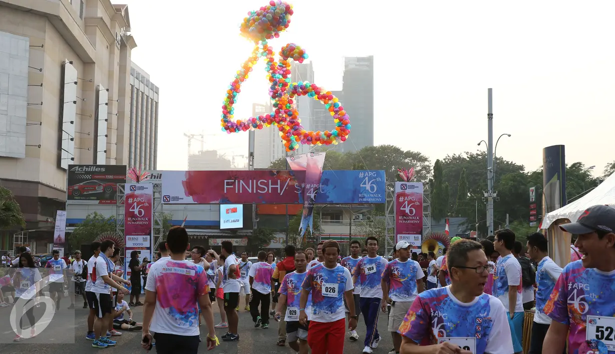 Suasana Run & Walk in Harmony,  Senayan City, Jakarta (27/09/2015). Sebanyak 3500 peserta mengikuti dan berpartipasi dalam Run & Walk in hHarmony sejauh 5 km. (Liputan6.com/Herman Zakharia)