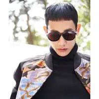 Batik Iwan Tirta Muncul di Koleksi Terbaru Kim Seo-ryong, Desainer Favorit Aktor Papan Atas Korea Selatan