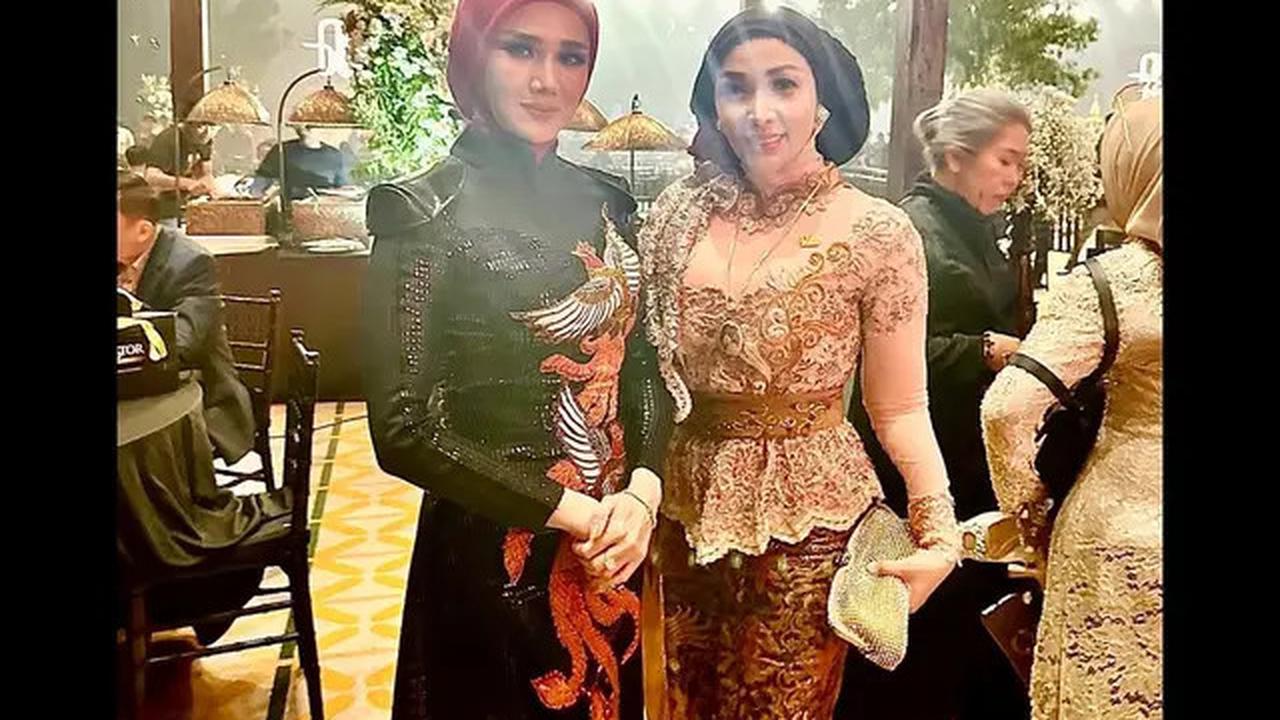 5 Inspirasi Model Clutch ala Roro Fitria, Cocok Dipadukan dengan Kebaya