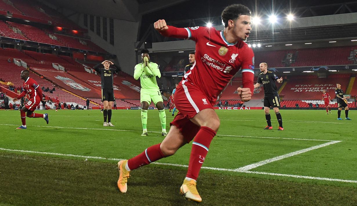 Curtis Jones dipromosikan ke skuat utama The Reds pada tahun 2018. Jebolan asli akademi Liverpool itu tercatat tampil sebanyak 57 kali dengan menciptakan 8 gol dan 9 assist. Pemuda 20 tahun tersebut dikenal sebagai pemain yang multifungsi. (AFP/Paul Ellis)