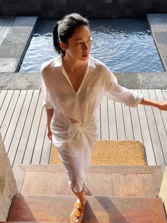 Mix and Match Outfit Serba Putih ala Selebriti (Instagram/@laurabas)