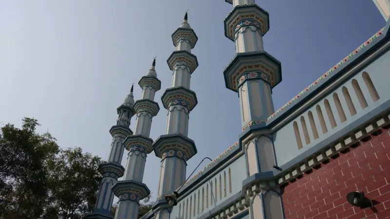 Masjid Jami, masjid yang bersebelahan dengan tempat suci umat Buddha yang terdapat di India, Mahabodhi Temple.