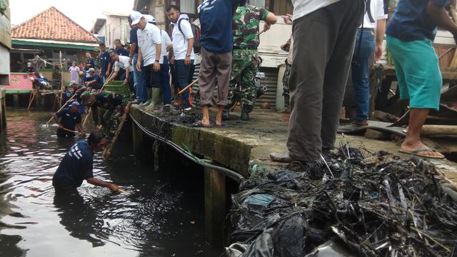 Anak Sungai Musi Tertutup Sampah, Wako Palembang : Bukan Sampah Warga Kami