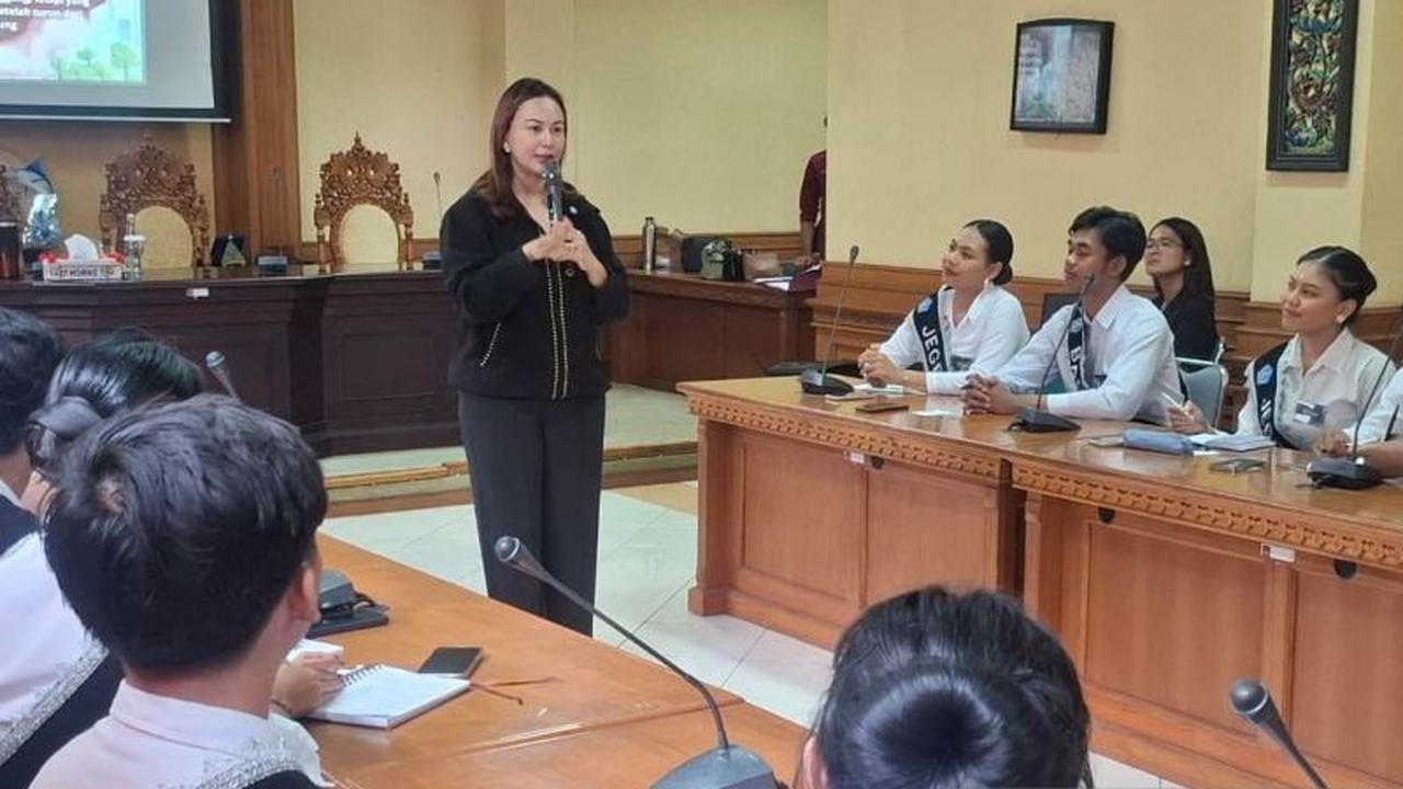 Ketua GOW Badung Tingkatkan Kualitas Calon Duta Pariwisata Badung Melalui Pembekalan Intensif