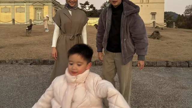 Citra Kirana dan Rezky Aditya liburan di Jepang