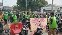 Massa Ojol Masih Padati Kawasan Kwitang, Tunggu Rekan dari Daerah Lain