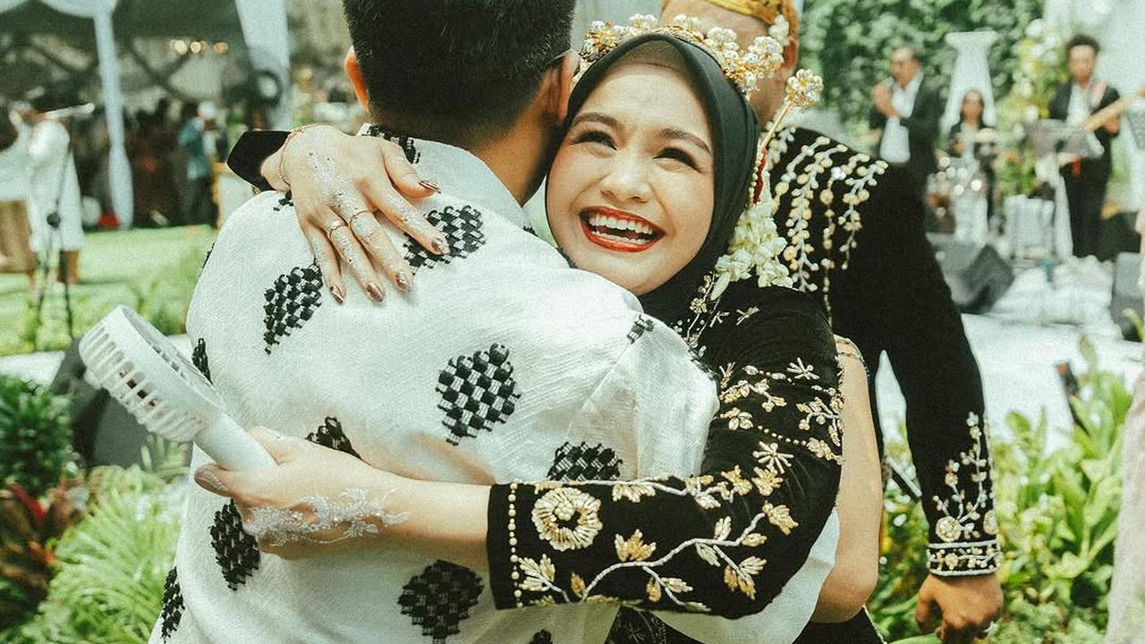 Salma Salsabil Menikah, 7 Potret Nino Kayam Hadir di Acara Resepsi Sebut Bak Restu Semesta
