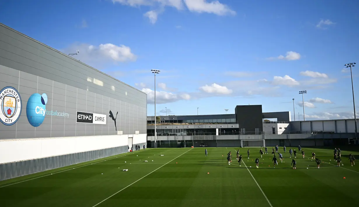Para pemain Manchester City mengambil bagian dalam sesi latihan di tempat latihan tim Manchester City, Manchester, Inggris, pada 22 Oktober 2024. (Paul ELLIS/AFP)