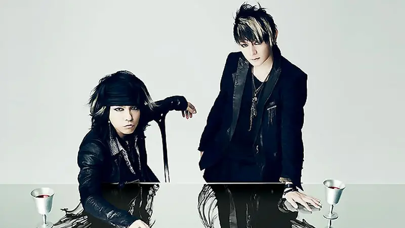 vamps-131016c.jpg