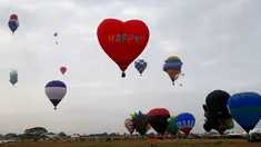 Festival Balon Udara Internasional digelar di Clark, Utara Manila, Provinsi Pampanga, Filipina, Kamis (8/2). Festival ini berlangsung selama empat hari. (AP Photo/Bullit Marquez)