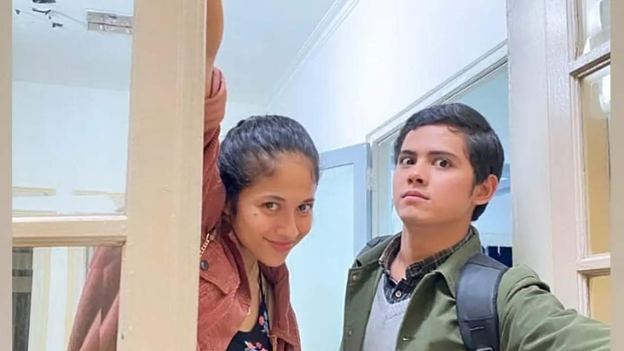6 Potret Kebersamaan Aliando Syarief dan Sitha Marino di Luar Syuting, Kompak