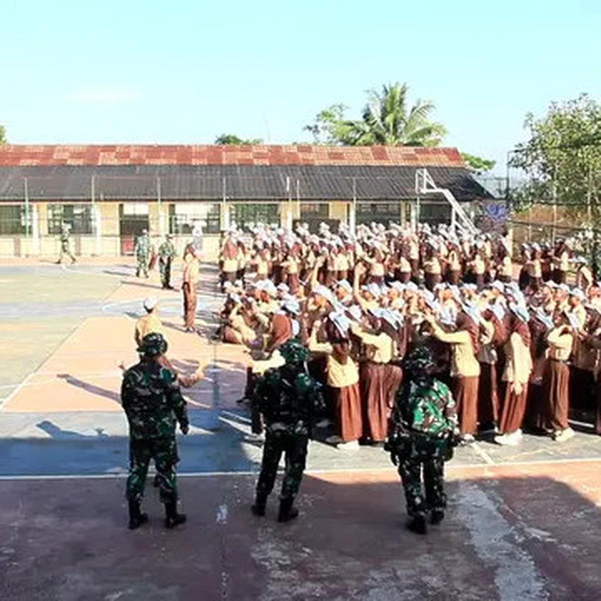 Didik Kedispilinan, 21 Anggota TNI Terjun Langsung ke SMA di Sukabumi
