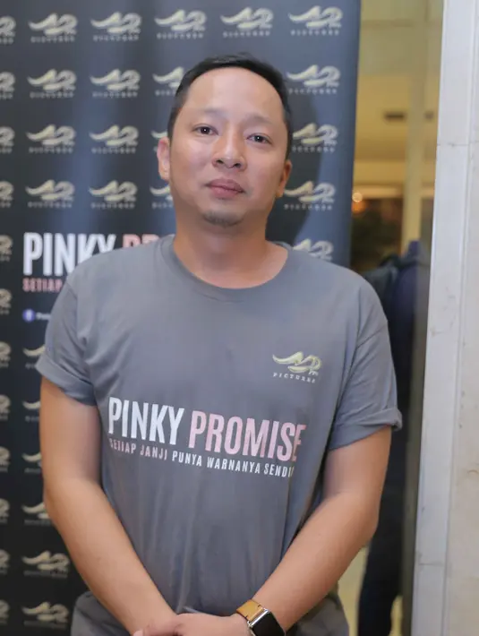 Ringgo juga menyambut baik wacana pemerintah menaikkan harga rokok. Bahkan, ia menyesalkan kenapa tidak dari dulu pemerintah menaikkan harga rokok jadi Rp. 50 ribu. Bisa jadi dirinya tidak lagi merokok. (Andy Masela/Bintang.com)