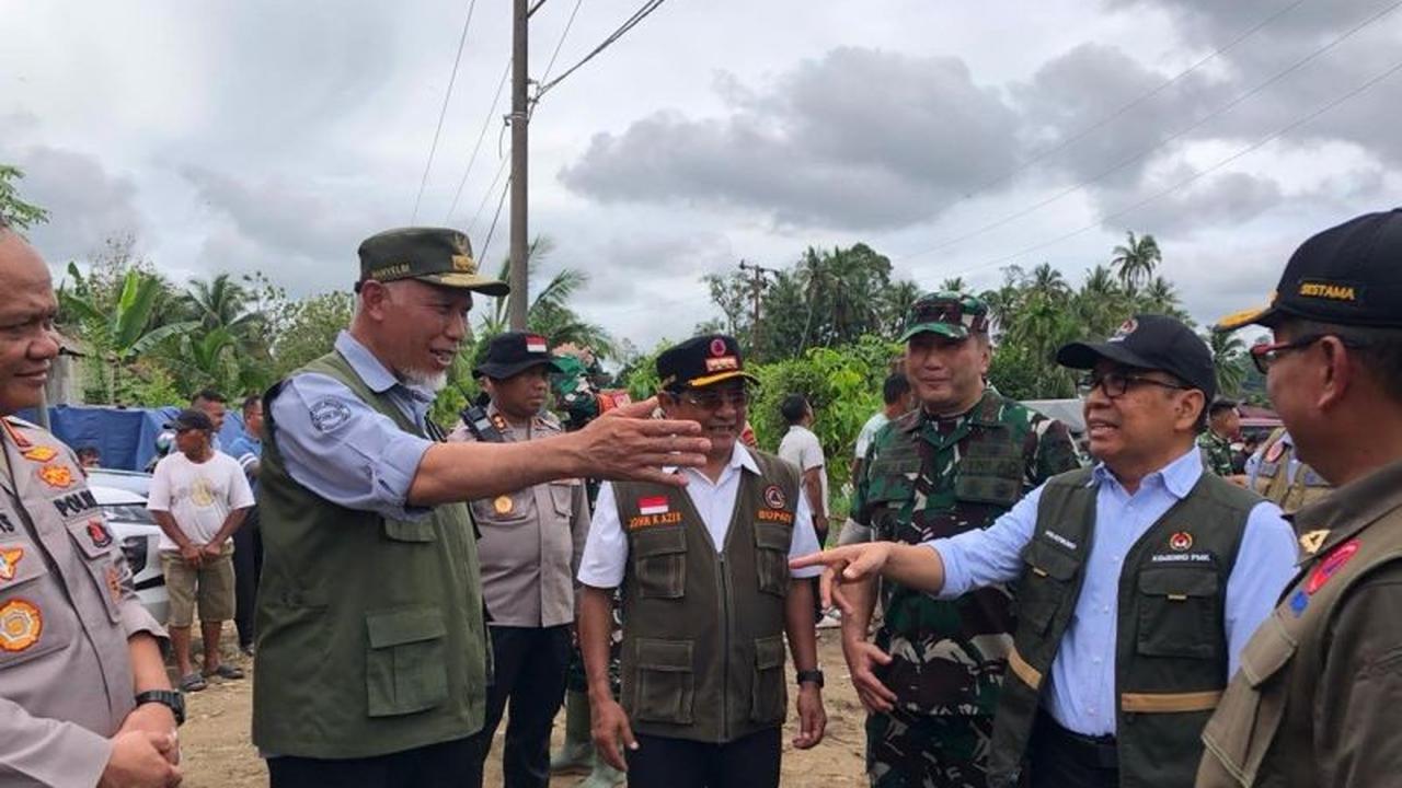 Menko PMK Pratikno Resmikan Pembangunan Huntara bagi Korban Bencana di Sumbar, Wujud Komitmen Negara