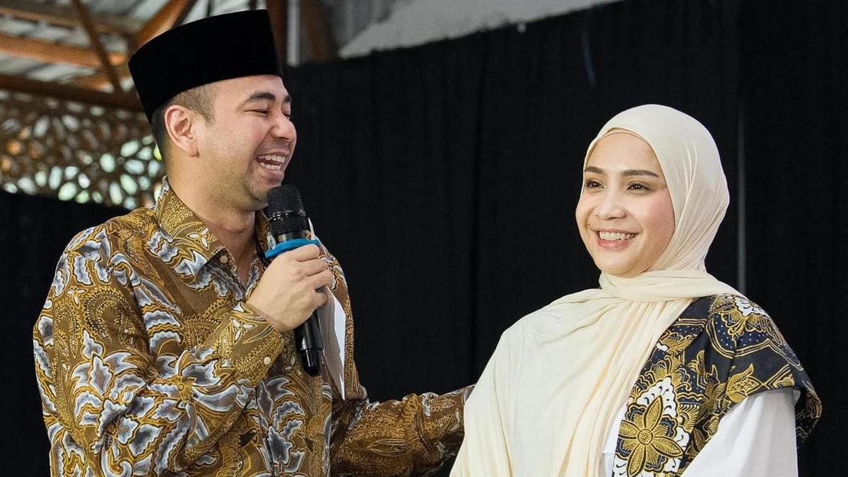 6 Potret Tampilan Terbaru Nagita Slavina Kenakan Hijab saat Dampingi Raffi Ahmad