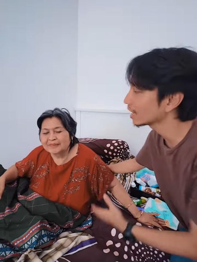 Fiersa Besari dan Ibu