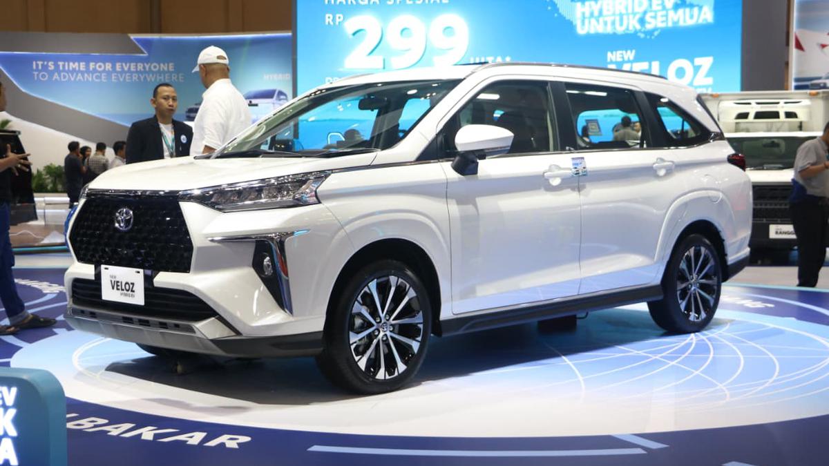 Mobil-Mobil Hybrid dan PHEV yang Melantai di GJAW 2025 Selain Toyota Veloz Hybrid