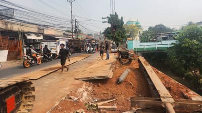 Atasi Macet Sawangan, Jalan Cipayung Dilebarkan hingga 12 Meter
