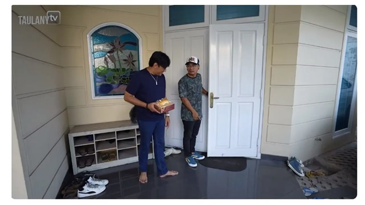 10 Potret Kantor Baru Wendy Cagur, Kolam Renang dan Halaman Belakang Luas