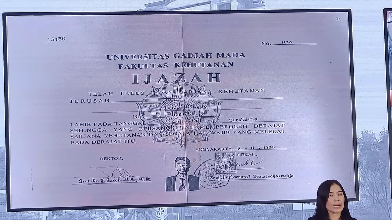FOTO: Akhirnya Terungkap, Ini Penampakan Ijazah dan Nilai Jokowi