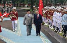 FOTO: Presiden Prabowo Sambut PM  China Li Qiang di Istana Merdeka