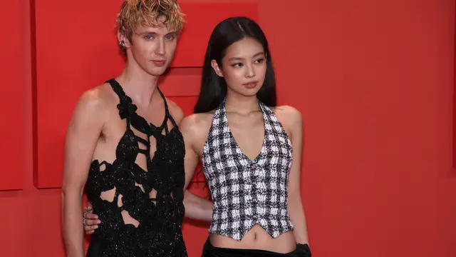 Jennie Blackpink dan Troye Sivan