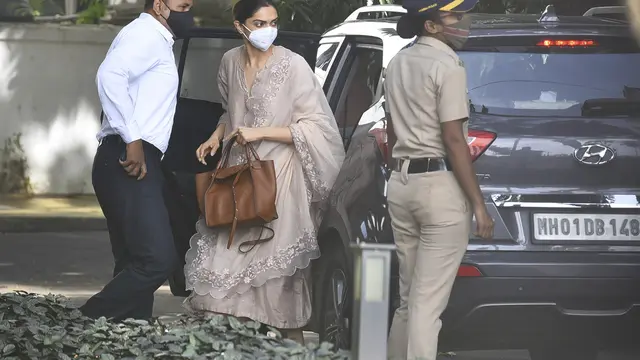 Deepika Padukone datang memenuhi panggilan  Badan Narkotika India (AP Photo)