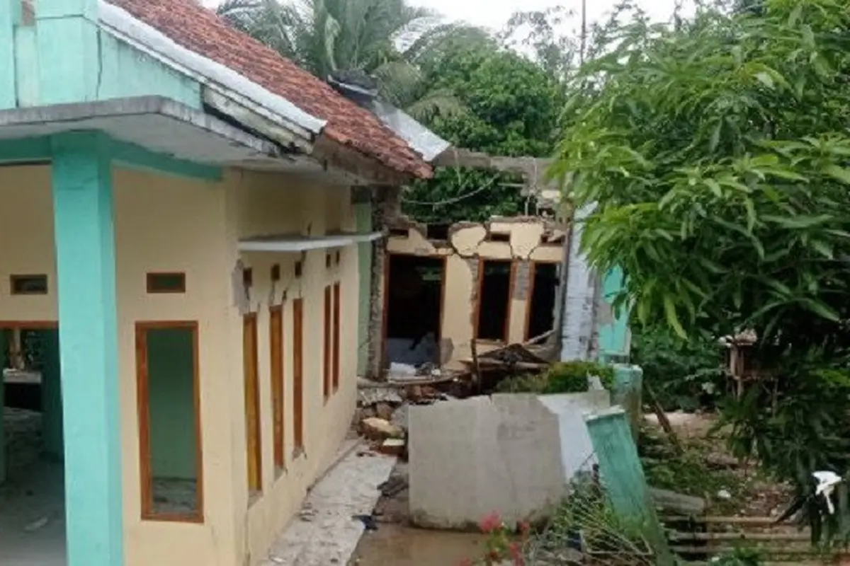 Tanah Bergerak