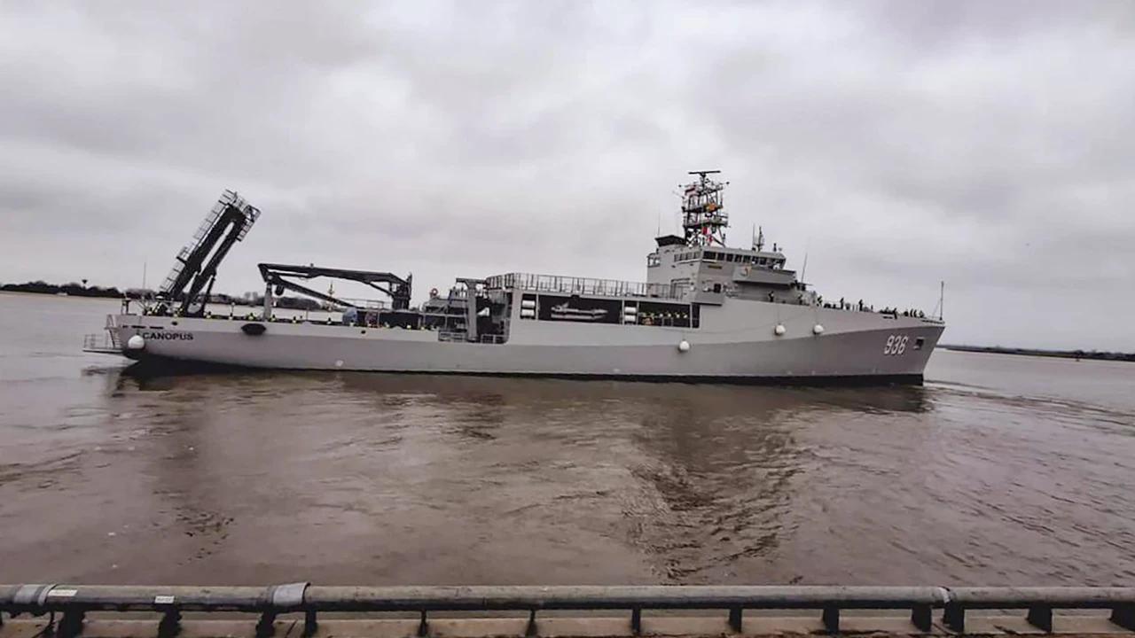 FOTO: KRI Canopus 936 Mulai Pelayaran Perdana Menuju Indonesia
