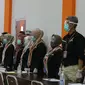 Petugas KPU Sulteng saat memerima pendaftaran Paslon Pilgub Sulteng pada 5 September 2020. Pada Pilkada tahun 2020 ini KPU Sulteng menargetkan partisipasi pemilih mencapai 77,5 Persen. (Foto: Liputan6.com/ Heri Susanto).