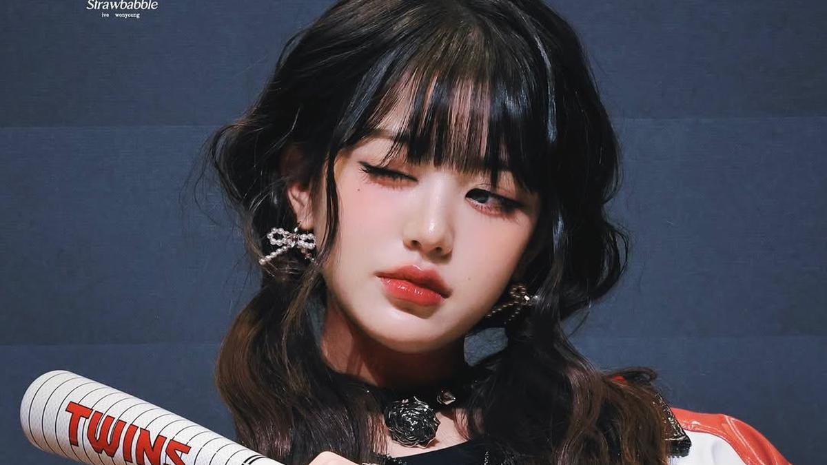 Gaya Makeup Jang Wonyoung IVE Bak Boneka, Tampil Berbeda dari Biasanya