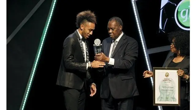 Aubameyang Jadi Pesepak Bola Terbaik Afrika 2015