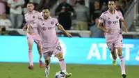 Aksi Lionel Messi dalam debutnya bersama Inter Miami pada pertandingan Piala Liga melawan Cruz Azul, Sabtu (22/7/2023) pagi WIB. (AP Photo/Lynne Sladky)