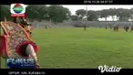 Peringati hari Sumpah Pemuda, aparat kepolisian di Surabaya bertanding melawan legenda mantan pemain Persebaya dan Bonek mania dalam pertandingan sepak bola persahabatan.