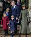 Penampilan Princess Charlotte semakin memukau. Dalam berbusana ia selalu hadirkan tampilan yang begitu memikat. [Foto: Instagram/ TheWales_Family]
