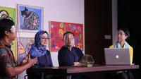 Talkshow “Autism & Creativity” yang diselenggarakan dalam rangka peluncuran Dunya x Dunya, sebuah brand yang menampilkan kreatifitas dan keunikan seniman penyandang autisme di D’Gallerie Jakarta, Minggu (26/07). Foto: dokumen Dunya x Dunya.