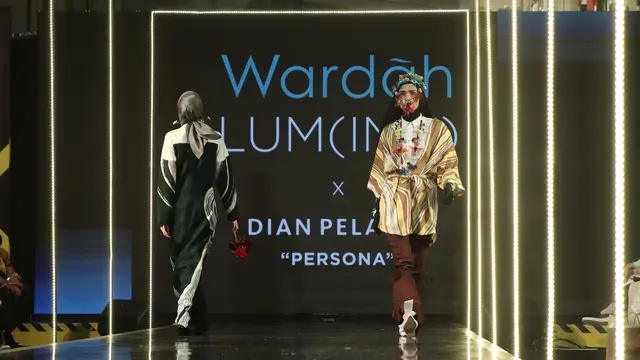 Koleksi modest wear Dian Pelangi di JMFW