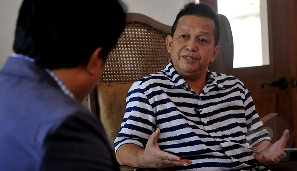 Mantan Ketua Umum Partai Amanat Nasional Sutrisno Bachir saat melakukan sesi wawancara khusus dengan tim Liputan6.com di kawasan Senayan, Jakarta, Sabtu (22/2/2015).(Liputan6.com/Johan Tallo)