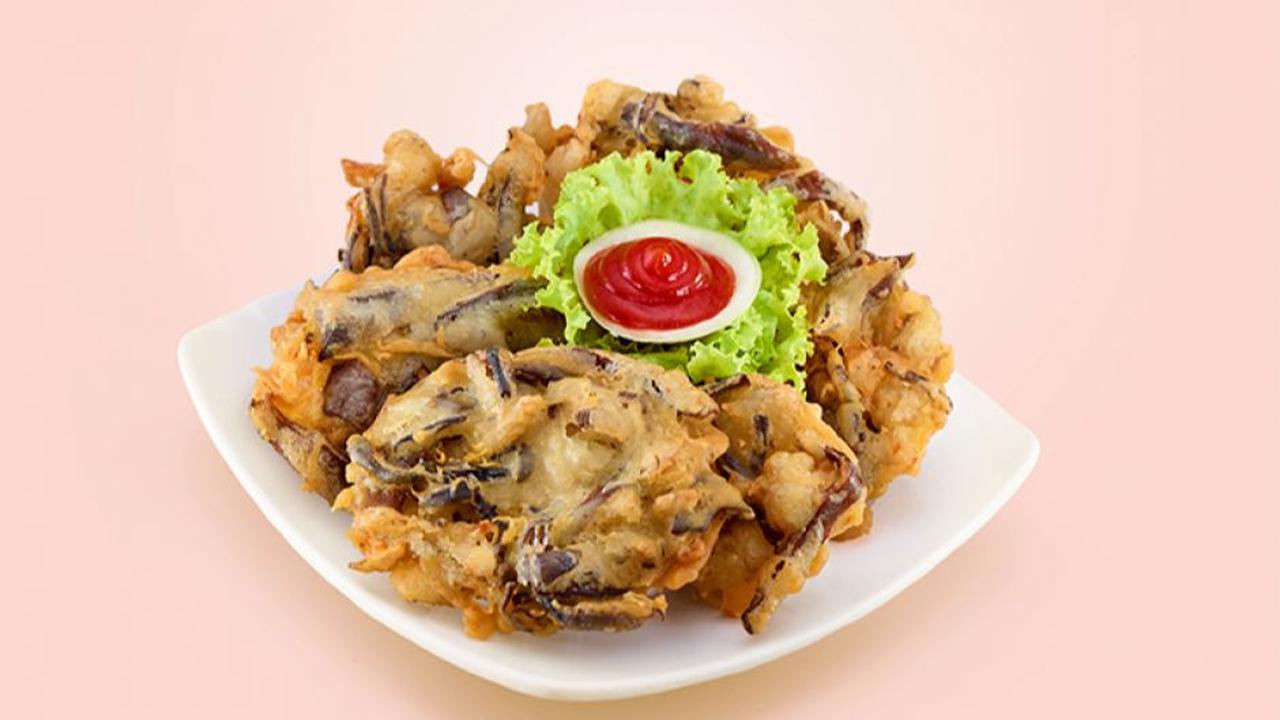 Momen Perempuan Indonesia Masak Bakwan buat Buka Puasa, Mertua Asal Norwegia Doyan Banget