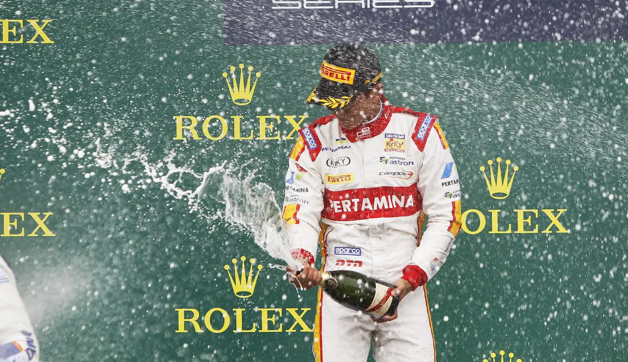 Pebalap Indonesia, Rio Haryanto, kembali meraih juara di Sprint Race GP2 Seri Inggris yang berlangsung di Sirkuit Silverstone, Inggris. Minggu (5/7/2015). (GP2 Media Service)