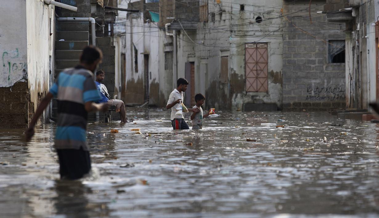 FOTO: Hujan Deras, Banjir Rendam Karachi Pakistan - Global ...