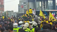 Badan Eksekutif Mahasiswa Universitas Indonesia (BEM UI) menggelar aksi unjuk rasa di kawasan Bundaran HI, Jakarta Pusat. (Liputan6.com/Rifqy Alief Abiyya)