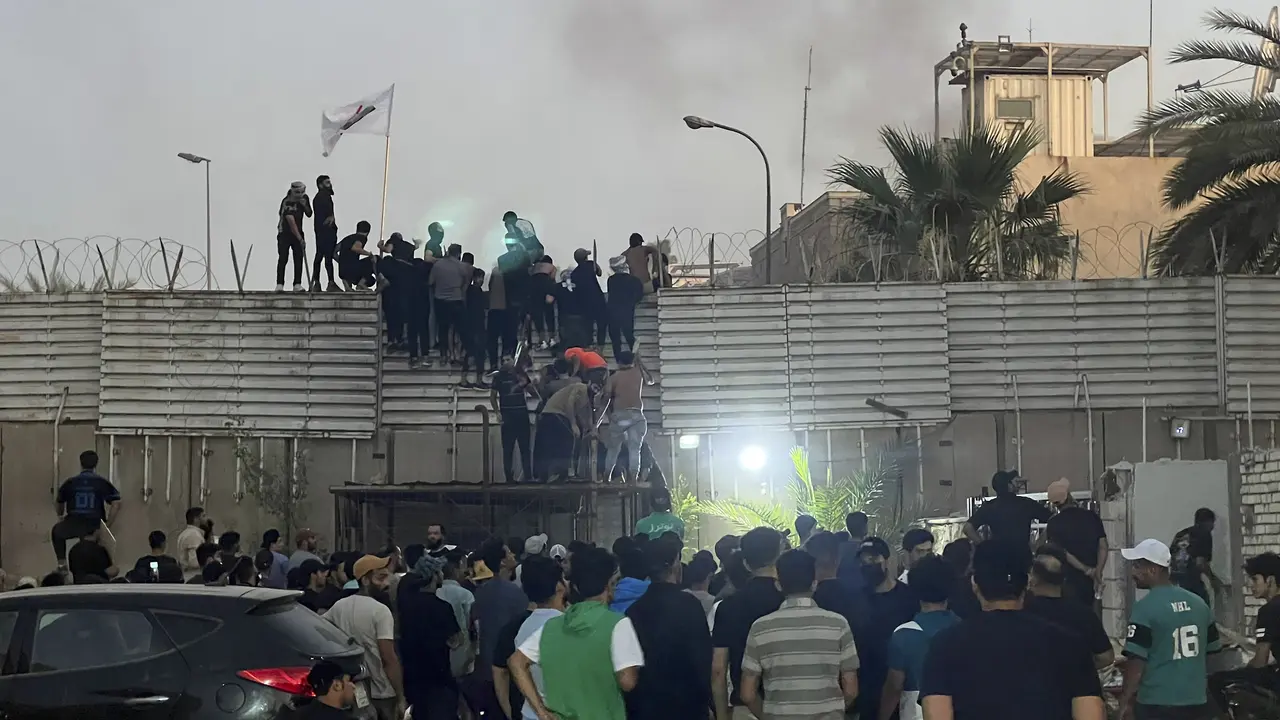 Kedubes Swedia di Irak Diserbu