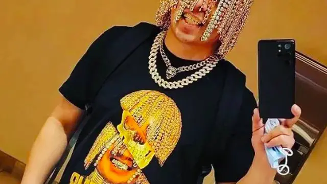Rapper Meksiko Dan Sur
