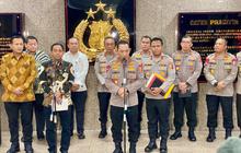 Kapolri dan Menteri Kehutanan Bentuk Satgas Gabungan, Telusuri Temuan Kayu di Banjir Sumatra