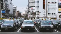 Ilustrasi unit taksi di Jepang. (dok. unsplash @chatnarin)